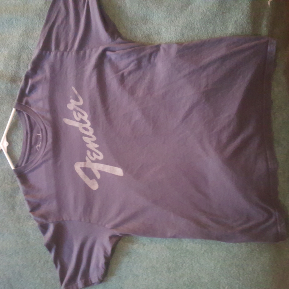 Men's size large charcoal color fender t-shirt